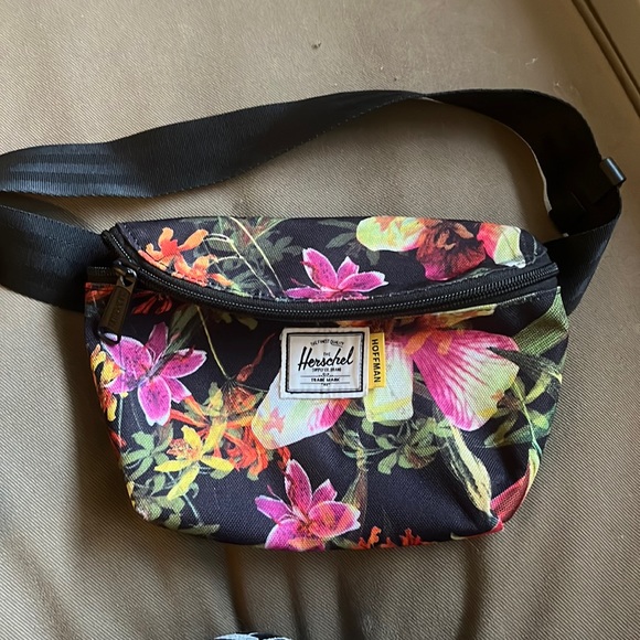 Hershel Hawaiian Print Waist Pack - Picture 1 of 4
